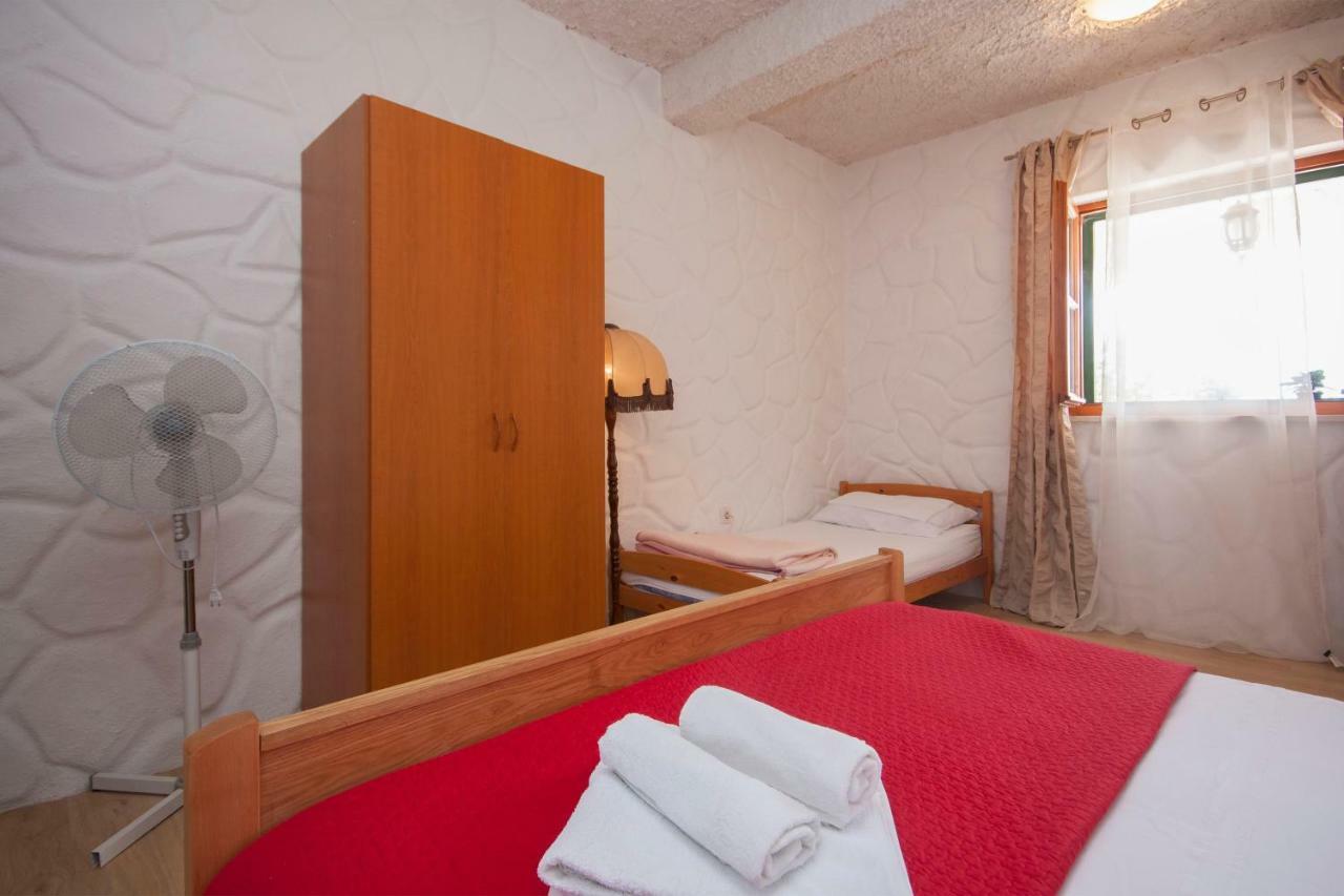 Rooms Katarina Lozovac Eksteriør billede